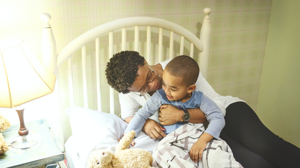 7 Tips For Starting & Ending The Day Calmly When Everybody's In Quarantine